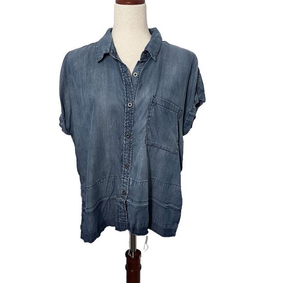 RAILS Button-Front Blue Chambray Shirt Women Size Medium Raw Hem Short Sleeve - Picture 1 of 8
